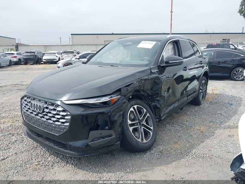 2025 Audi Q5 VIN WA11AAGU1S2021523 IAAI salvage auction — SIDE, Salvage Title, sold $20,000 on 2026-07-15 (photo 2)