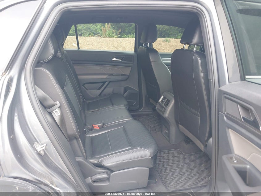 2022 Volkswagen Atlas cross sport VIN 1V2KE2CA1NC212100 IAAI salvage auction — RIGHT SIDE, Salvage Title, sold $8,900 on 2026-07-15 (photo 8)