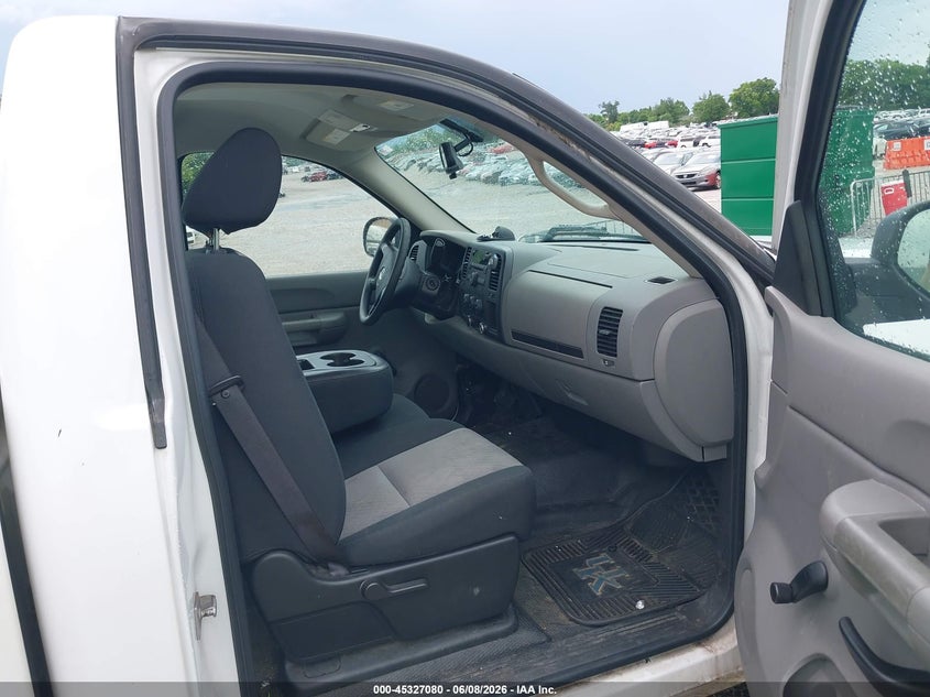 2008 Chevrolet Silverado 1500 VIN 1GCEC14X88Z113244 IAAI salvage auction — FRONT & REAR, Salvage (Kentucky), sold $975 on 2026-07-09 (photo 5)