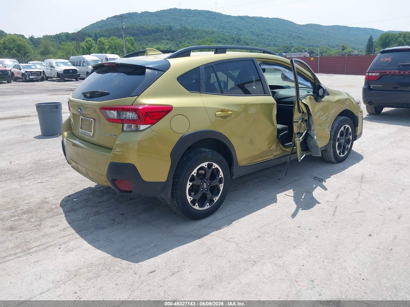 2023 Subaru Xv VIN JF2GTAEC6PH208590 IAAI salvage auction — SIDE, Salvage Title, sold $3,500 on 2026-07-31 (photo 4)