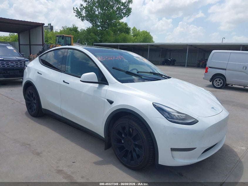 2023 Tesla Model y VIN 7SAYGDEE4PA101130 IAAI salvage auction — SIDE, Salvage Title, sold $11,100 on 2026-07-22 (photo 1)