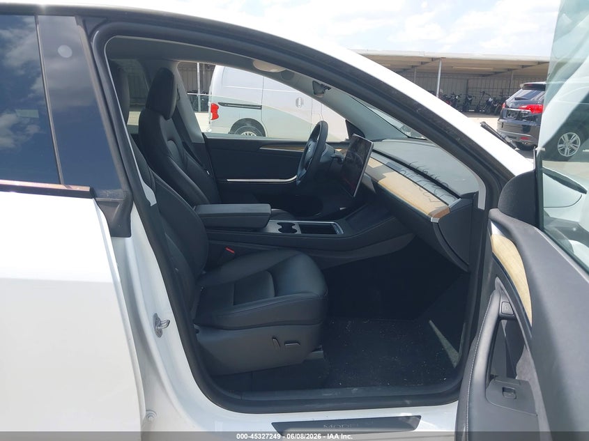 2023 Tesla Model y VIN 7SAYGDEE4PA101130 IAAI salvage auction — SIDE, Salvage Title, sold $11,100 on 2026-07-22 (photo 5)