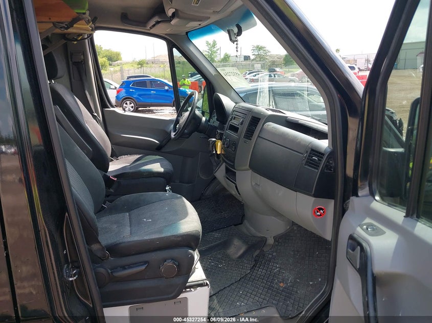 2013 Mercedes-benz Sprinter VIN WD3PE7CC6D5751251 IAAI salvage auction — LEFT FRONT, Salvage Title, sold $1,425 on 2026-07-22 (photo 5)