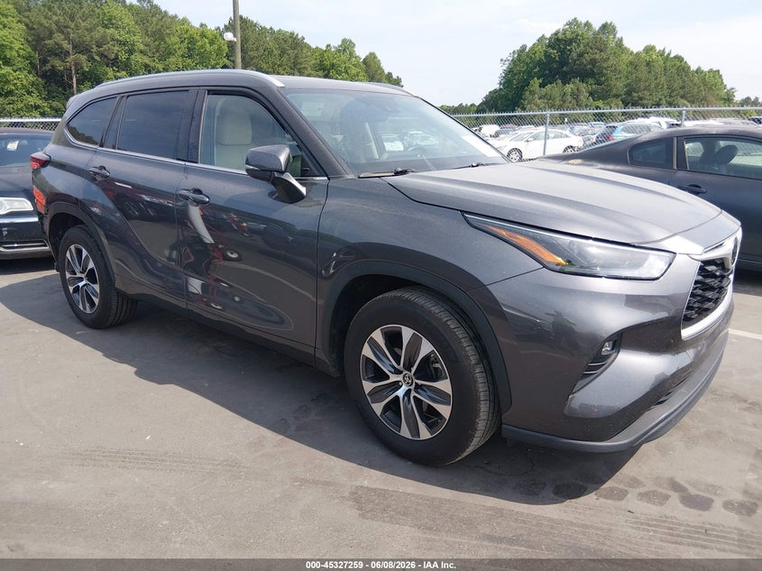 2022 Toyota Highlander VIN 5TDGZRAH0NS554530 IAAI salvage auction — REAR END, Salvage Title, sold $18,950 on 2026-07-08 (photo 1)