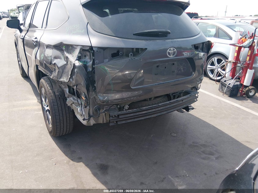 2022 Toyota Highlander VIN 5TDGZRAH0NS554530 IAAI salvage auction — REAR END, Salvage Title, sold $18,950 on 2026-07-08 (photo 6)