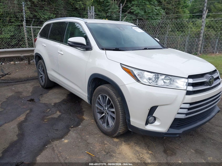2017 Toyota Highlander VIN 5TDKZRFH0HS513192 IAAI salvage auction — REAR END, Salvage Title, sold $8,500 on 2026-07-09 (photo 1)