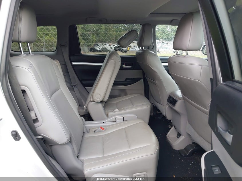 2017 Toyota Highlander VIN 5TDKZRFH0HS513192 IAAI salvage auction — REAR END, Salvage Title, sold $8,500 on 2026-07-09 (photo 8)