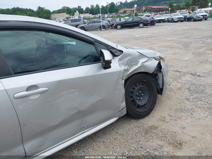 2020 Toyota Corolla VIN 5YFEPRAE4LP099867 IAAI salvage auction — RIGHT SIDE, Salvage Title, sold $2,400 on 2026-07-24 (photo 6)