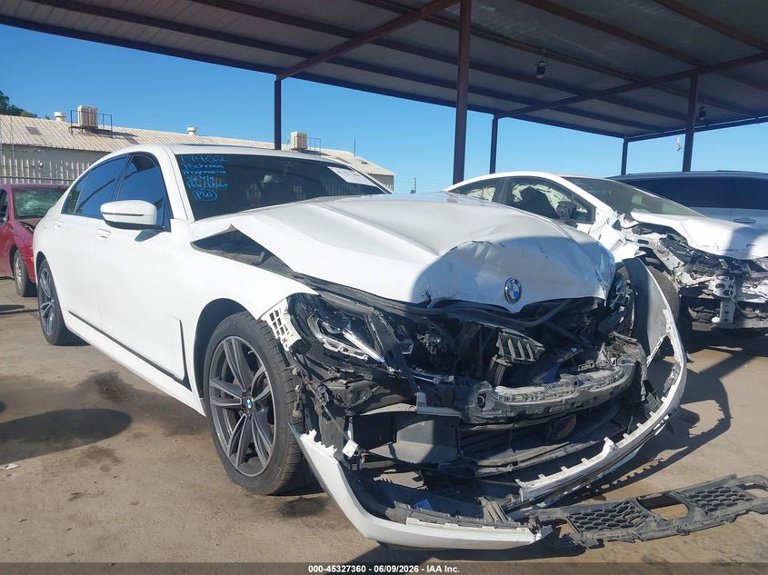 2021 BMW 7er VIN WBA7T2C06MCE94947 IAAI salvage auction — FRONT END, Salvage Title, sold $10,000 on 2026-07-28 (photo 1)