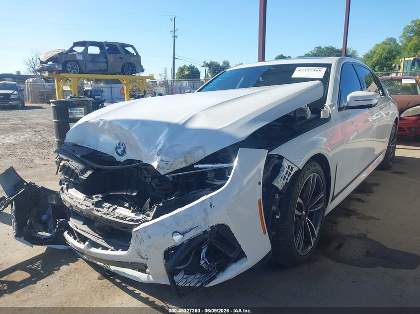 2021 BMW 7er VIN WBA7T2C06MCE94947 IAAI salvage auction — FRONT END, Salvage Title, sold $10,000 on 2026-07-28 (photo 2)