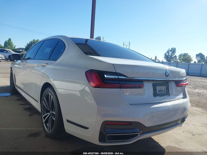 2021 BMW 7er VIN WBA7T2C06MCE94947 IAAI salvage auction — FRONT END, Salvage Title, sold $10,000 on 2026-07-28 (photo 3)