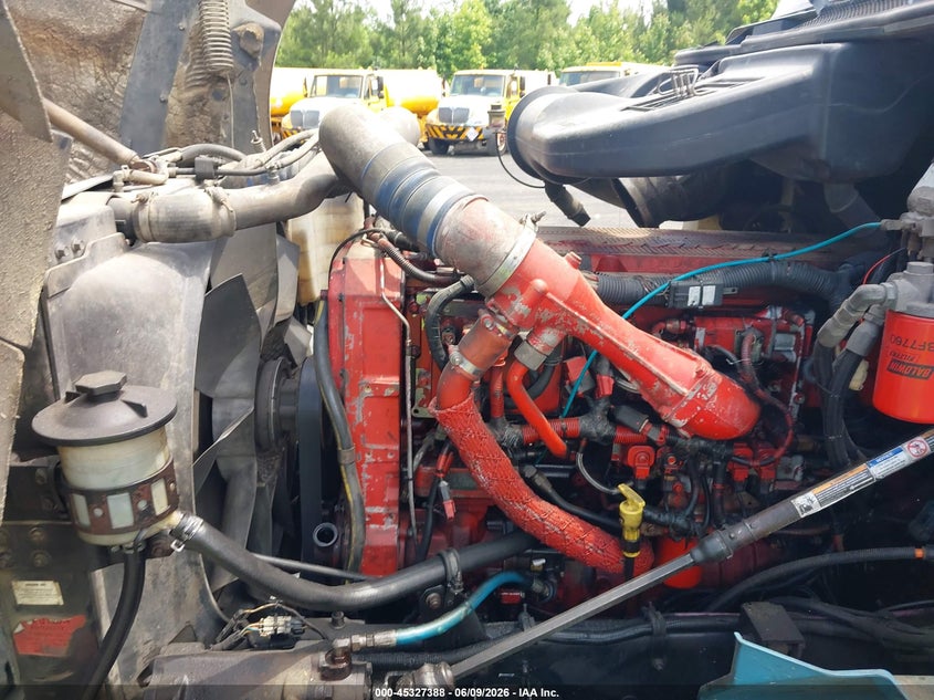 2006 International 9000-series VIN 2HSCNAPR76C238610 IAAI salvage auction — REPOSSESSION, Clear (North Carolina), sold $3,200 on 2026-07-08 (photo 9)
