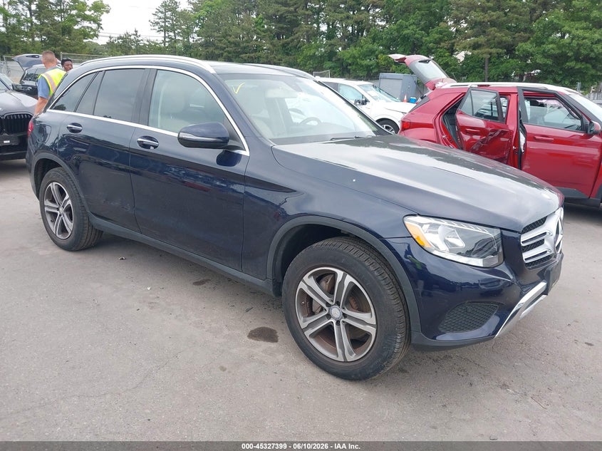 2017 Mercedes-benz Glc VIN WDC0G4KB8HF198010 IAAI salvage auction — LEFT SIDE, Salvage Title, sold $8,875 on 2026-07-25 (photo 1)