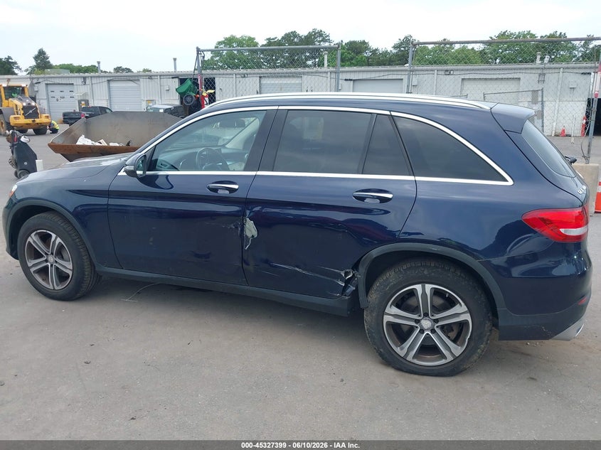 2017 Mercedes-benz Glc VIN WDC0G4KB8HF198010 IAAI salvage auction — LEFT SIDE, Salvage Title, sold $8,875 on 2026-07-25 (photo 6)