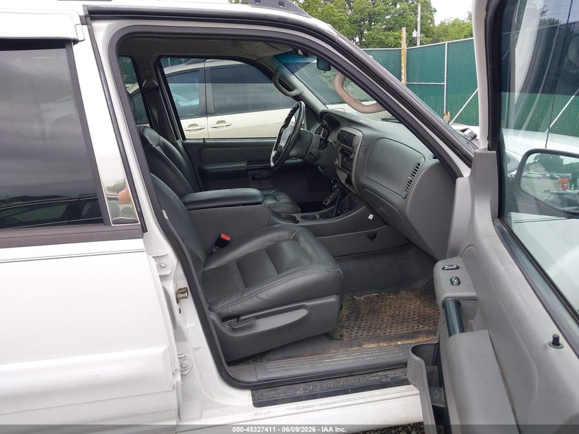 2004 Ford Explorer sport trac VIN 1FMZU67K24UA96620 IAAI salvage auction — LEFT SIDE, Salvage (Kentucky), sold $600 on 2026-07-08 (photo 5)