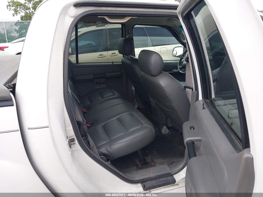 2004 Ford Explorer sport trac VIN 1FMZU67K24UA96620 IAAI salvage auction — LEFT SIDE, Salvage (Kentucky), sold $600 on 2026-07-08 (photo 8)
