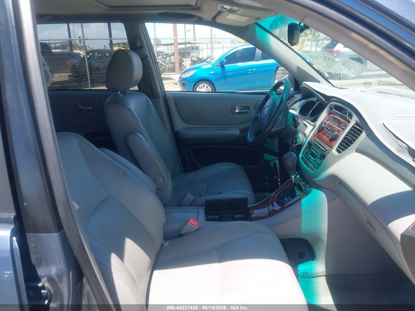 2004 Toyota Highlander VIN JTEDP21A440015750 IAAI salvage auction — NORMAL WEAR, Clear - Dealer Only (California), sold $2,650 on 2026-07-28 (photo 5)