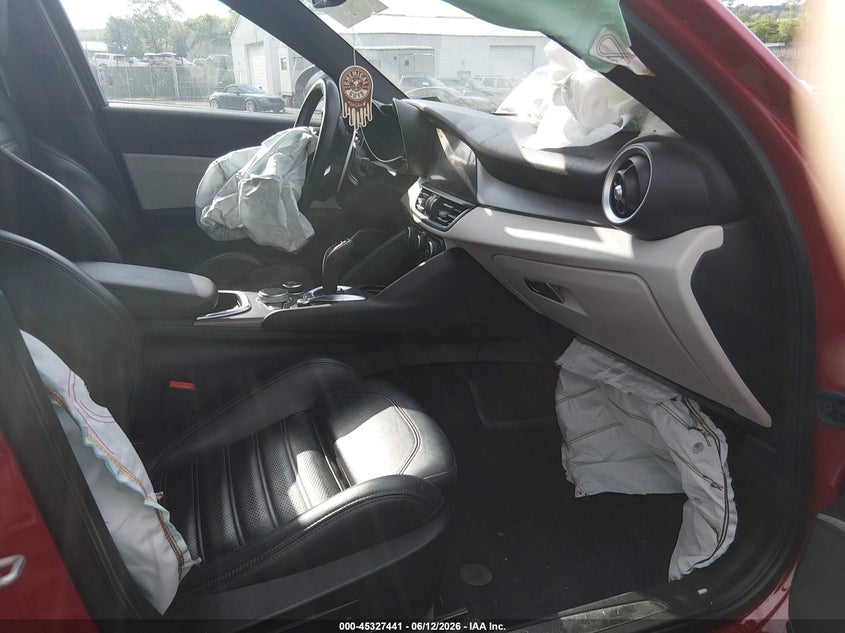 2020 Alfa romeo Giulia VIN ZARFANBN0L7625271 IAAI salvage auction — RIGHT FRONT, Salvage (Pennsylvania), sold $2,325 on 2026-07-21 (photo 5)