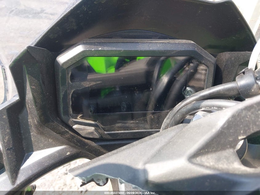 2025 Kawasaki Ninja VIN ML5EXEP11SDAD8502 IAAI salvage auction — FRONT END, Salvage Title, sold $1,050 on 2026-07-29 (photo 7)