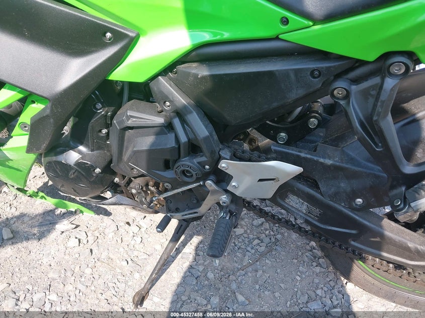2025 Kawasaki Ninja VIN ML5EXEP11SDAD8502 IAAI salvage auction — FRONT END, Salvage Title, sold $1,050 on 2026-07-29 (photo 9)