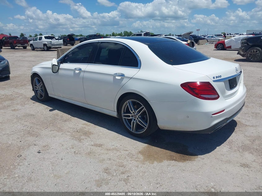 2018 Mercedes-benz E-klasse VIN WDDZF4KB4JA358022 IAAI salvage auction — FRONT & REAR, Original (Texas), sold $4,600 on 2026-07-22 (photo 3)