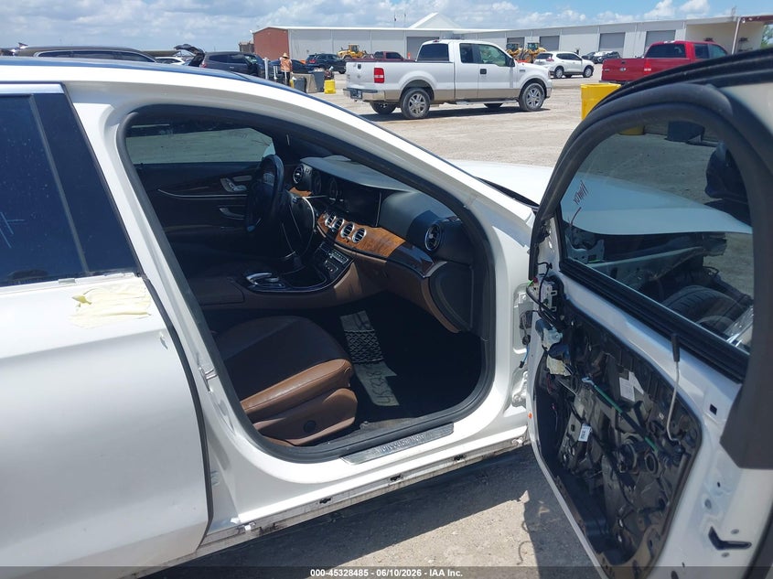 2018 Mercedes-benz E-klasse VIN WDDZF4KB4JA358022 IAAI salvage auction — FRONT & REAR, Original (Texas), sold $4,600 on 2026-07-22 (photo 5)