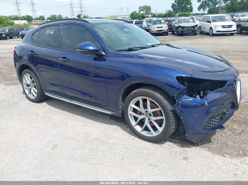 2018 Alfa romeo Stelvio VIN ZASFAKNN3J7C00135 IAAI salvage auction — FRONT END, Salvage (Illinois), sold $4,900 on 2026-07-27 (photo 1)