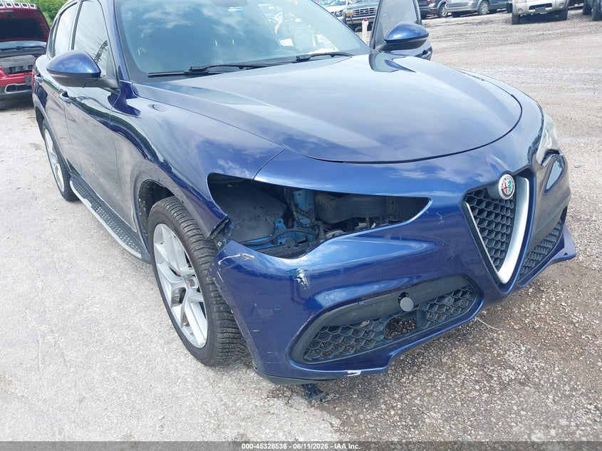 2018 Alfa romeo Stelvio VIN ZASFAKNN3J7C00135 IAAI salvage auction — FRONT END, Salvage (Illinois), sold $4,900 on 2026-07-27 (photo 6)