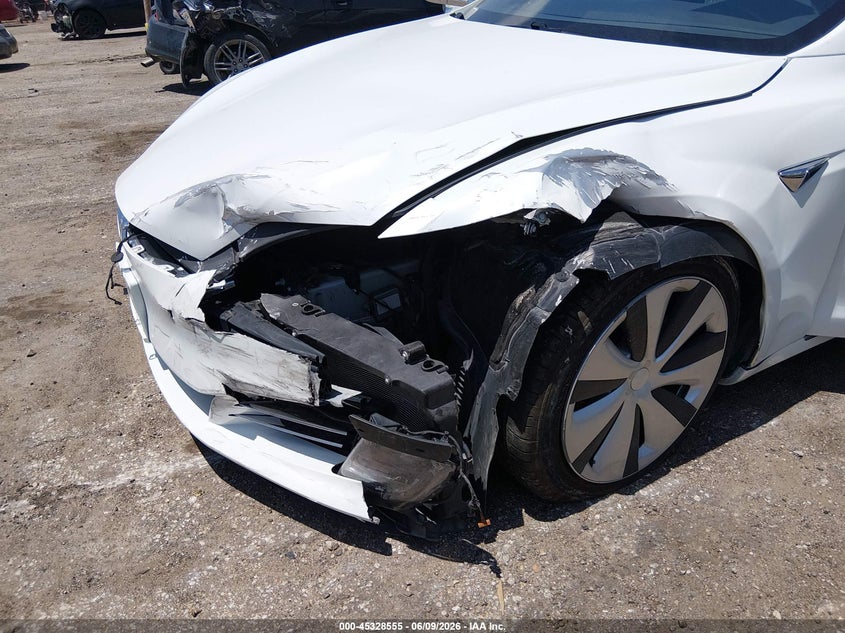 2021 Tesla Model s VIN 5YJSA1E22MF419187 IAAI salvage auction — LEFT FRONT, Salvage Title, sold $9,100 on 2026-07-30 (photo 6)