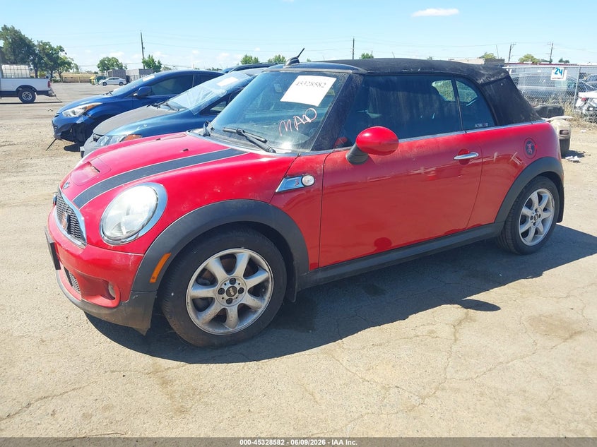 2010 Mini Cooper VIN WMWMS3C56ATZ85485 IAAI salvage auction — NORMAL WEAR, Clear - Dealer Only (California), sold $325 on 2026-07-15 (photo 2)
