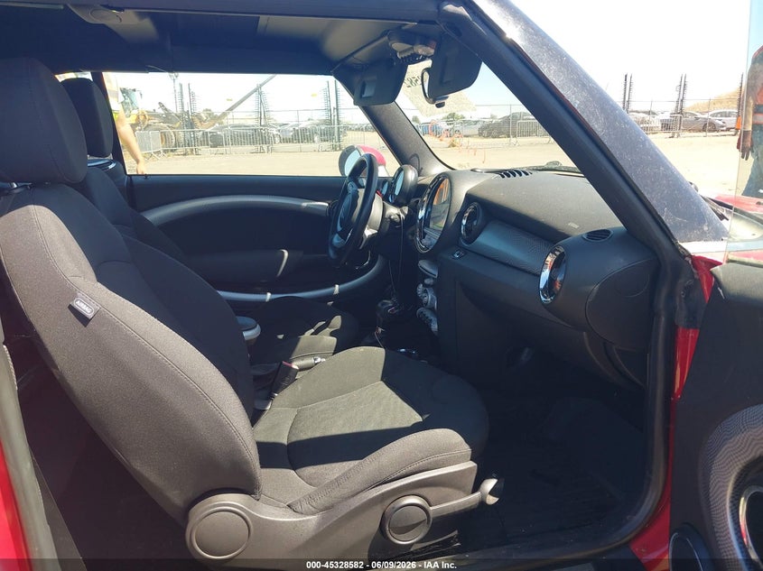 2010 Mini Cooper VIN WMWMS3C56ATZ85485 IAAI salvage auction — NORMAL WEAR, Clear - Dealer Only (California), sold $325 on 2026-07-15 (photo 5)