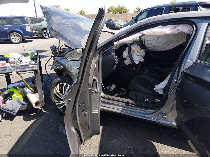 2021 Volkswagen Jetta VIN 3VWE57BU9MM041887 IAAI salvage auction — FRONT END, Salvage Title, sold $1,350 on 2026-08-07 (photo 5)