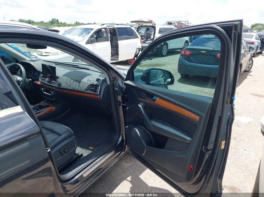 2021 Audi Q5 VIN WA1AAAFY1M2062855 IAAI salvage auction — RIGHT REAR, Salvage Title, sold $9,700 on 2026-08-21 (photo 5)
