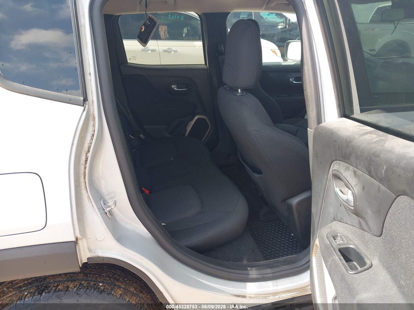 2017 Jeep Renegade VIN ZACCJBBB9HPF33085 IAAI salvage auction — HAIL, Salvage Title, sold $2,600 on 2026-07-13 (photo 8)