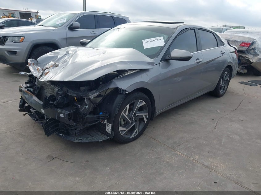 2025 Hyundai Elantra VIN KMHLP4DG8SU994850 IAAI salvage auction — FRONT & REAR, Salvage (Texas), sold $2,850 on 2026-07-28 (photo 2)