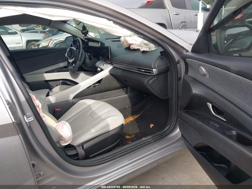 2025 Hyundai Elantra VIN KMHLP4DG8SU994850 IAAI salvage auction — FRONT & REAR, Salvage (Texas), sold $2,850 on 2026-07-28 (photo 5)