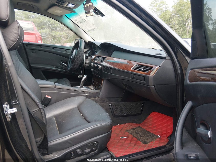 2008 BMW 5er VIN WBANV93508CZ64916 IAAI salvage auction — NORMAL WEAR, Clear (Massachusetts), sold $600 on 2026-07-08 (photo 5)
