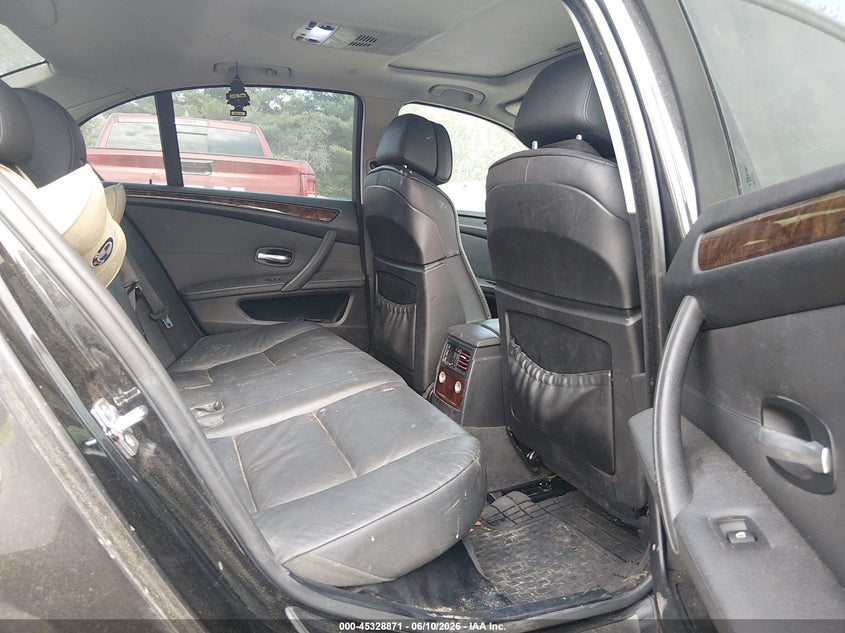 2008 BMW 5er VIN WBANV93508CZ64916 IAAI salvage auction — NORMAL WEAR, Clear (Massachusetts), sold $600 on 2026-07-08 (photo 8)