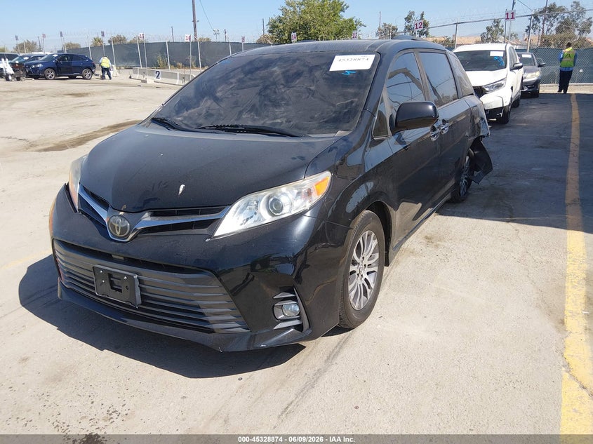2020 Toyota Sienna VIN 5TDYZ3DC3LS039245 IAAI salvage auction — REAR END, Salvage Title, sold $4,150 on 2026-07-29 (photo 2)