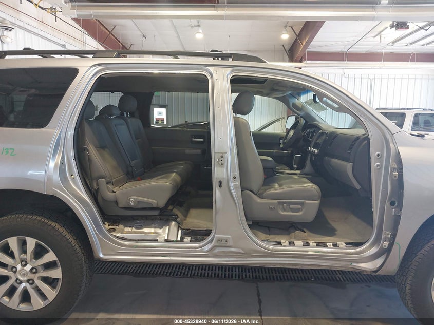 2010 Toyota Sequoia VIN 5TDJY5G15AS034801 IAAI salvage auction — SIDE, Salvage (Utah), sold $4,750 on 2026-07-10 (photo 6)
