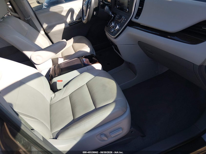 2019 Toyota Sienna VIN 5TDDZ3DCXKS225863 IAAI salvage auction — UNKNOWN, Clear (Colorado), sold $18,950 on 2026-07-07 (photo 5)