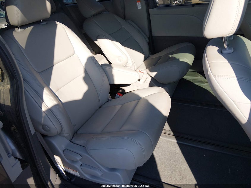 2019 Toyota Sienna VIN 5TDDZ3DCXKS225863 IAAI salvage auction — UNKNOWN, Clear (Colorado), sold $18,950 on 2026-07-07 (photo 8)