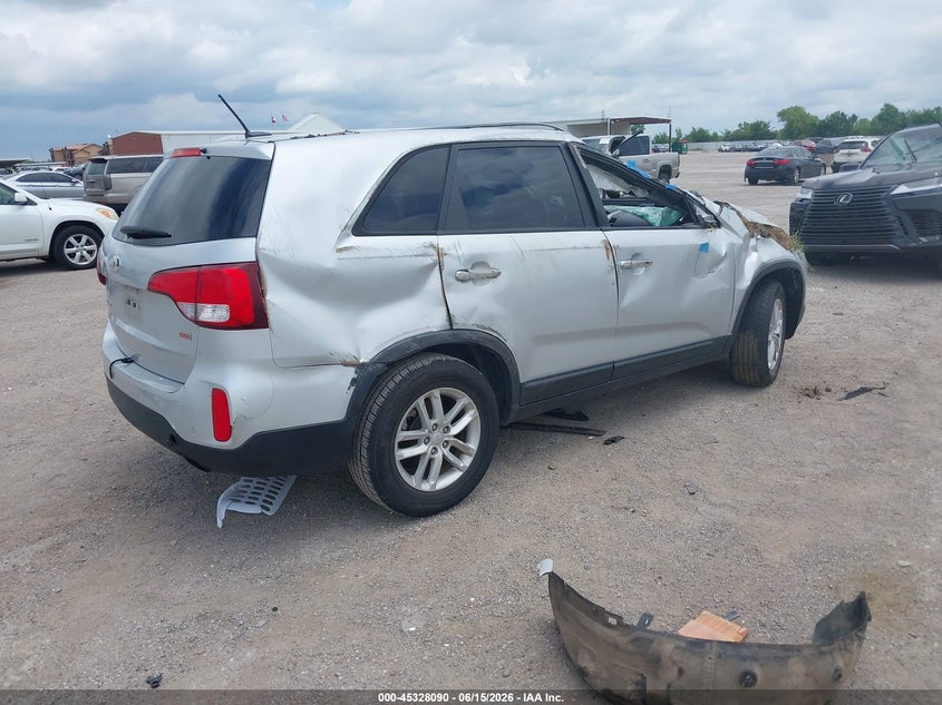 2014 Kia Sorento VIN 5XYKT3A69EG535723 IAAI salvage auction — ROLLOVER, Salvage (Texas), sold $500 on 2026-07-22 (photo 4)