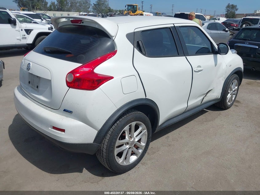 2014 Nissan Juke VIN JN8AF5MR4ET355658 IAAI salvage auction — SIDE, Salvage Title, sold $1,100 on 2026-07-22 (photo 4)