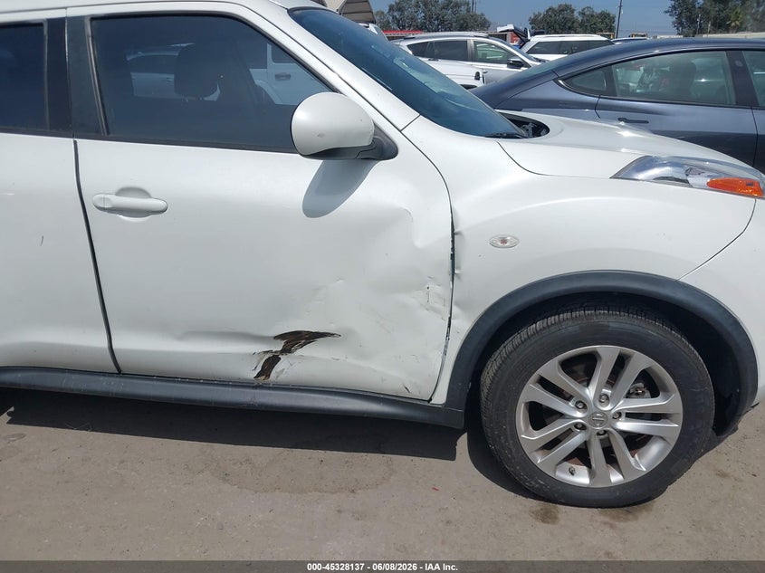 2014 Nissan Juke VIN JN8AF5MR4ET355658 IAAI salvage auction — SIDE, Salvage Title, sold $1,100 on 2026-07-22 (photo 6)