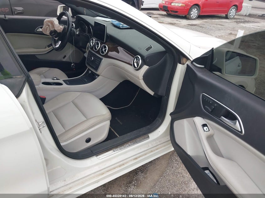 2015 Mercedes-benz Cla-klasse VIN WDDSJ4GBXFN182053 IAAI salvage auction — LEFT FRONT, Salvage Title, sold $2,025 on 2026-08-11 (photo 5)