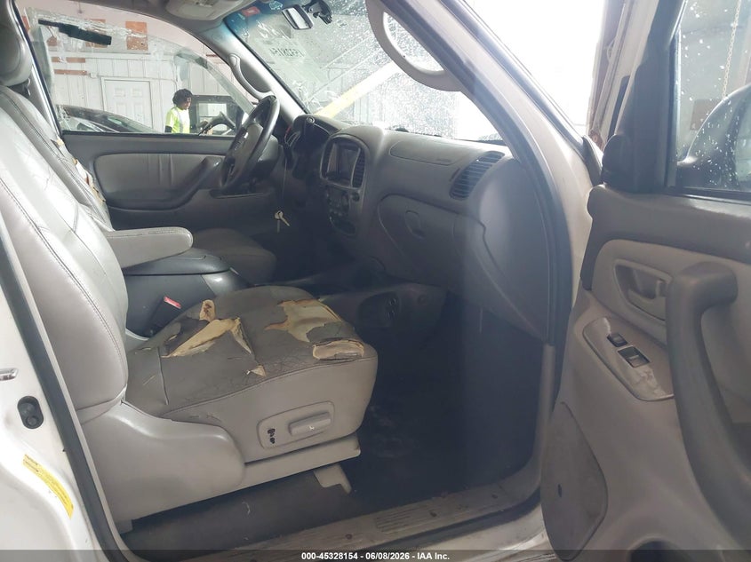 2002 Toyota Sequoia VIN 5TDZT38A62S115134 IAAI salvage auction — SIDE, Repossession Paperwork (Georgia), sold $400 on 2026-07-22 (photo 5)