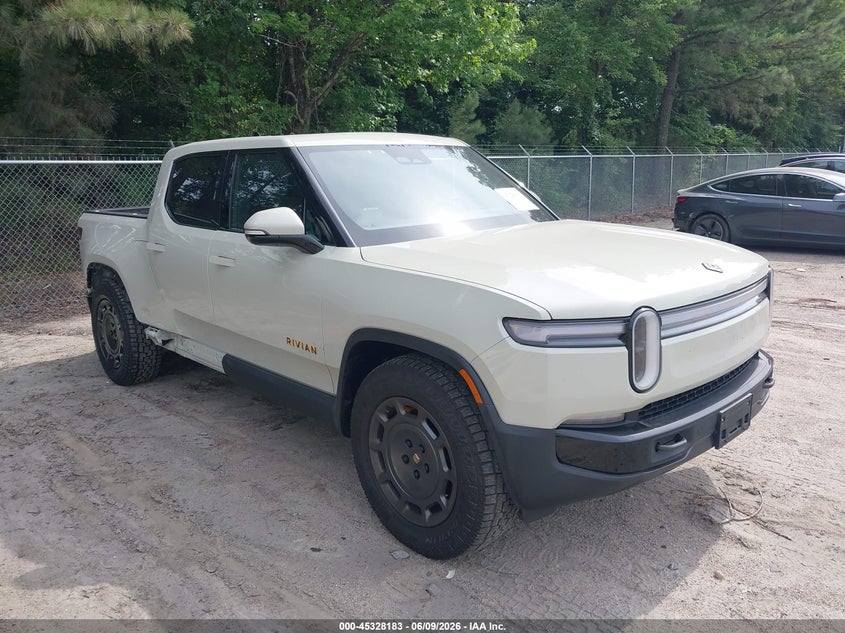 2025 Rivian R1t VIN 7FCTGCAA3SN040932 IAAI salvage auction — SIDE, Salvage Title, sold $33,750 on 2026-07-22 (photo 1)