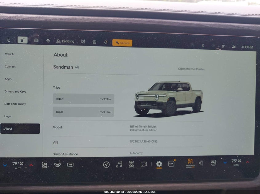 2025 Rivian R1t VIN 7FCTGCAA3SN040932 IAAI salvage auction — SIDE, Salvage Title, sold $33,750 on 2026-07-22 (photo 7)