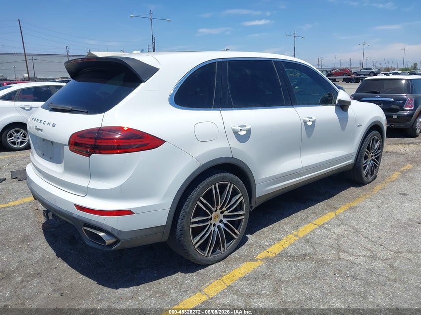 2015 Porsche Cayenne VIN WP1AF2A24FLA36567 IAAI salvage auction — NORMAL WEAR, Clear - Dealer Only (California), sold $5,650 on 2026-07-07 (photo 4)
